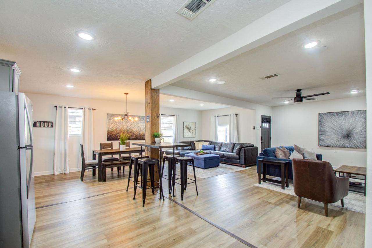 The Gated Modern Home Near Nrg And Medical Center 休斯敦 外观 照片