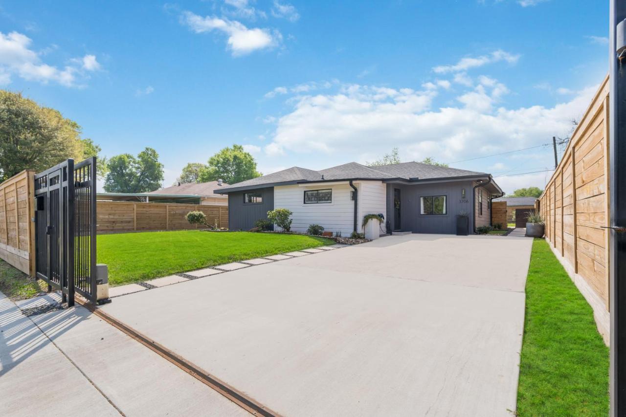 The Gated Modern Home Near Nrg And Medical Center 休斯敦 外观 照片